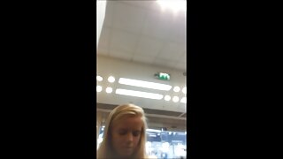 Prsata crnka je imala lijepu romantičnu scenu sa svojim slatkim tipom