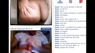 Besprijekorne djevojke dijele jedan veliki kurac u uzbudljivom seksu u troje