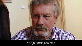 Samo gadna milica Sara St Clair zna kako pomoći posinku sa mamurlukom