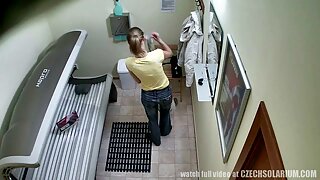 Nestašne tinejdžerke Chastity Lynn, Jessie Volt, Sheena Shaw imaju pijama zabavu