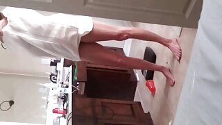 Skanky tinejdžerska kučka je jebeni štreber u pozi kaubojke u prljavom porno klipu