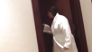 Apetitna nauljena riba iz Japana Rino Asuka se zadovoljava grupom frajera
