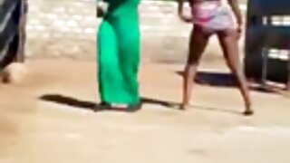 Prekrasna zavodnica u seksi crvenom donjem rublju i čarapama Alexis Crystal jebala je anus