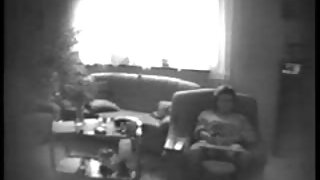 Uznemirena beba Gia Derza zalupi macu i svršava po licu